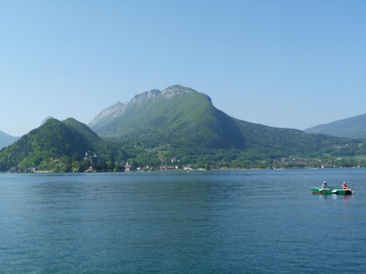 Au Bord Du Lac D'Annecy, Logement Type Loft, Dans Residence Avec Plage Et Ponton Privee ดูแอ็งต์ ภายนอก รูปภาพ