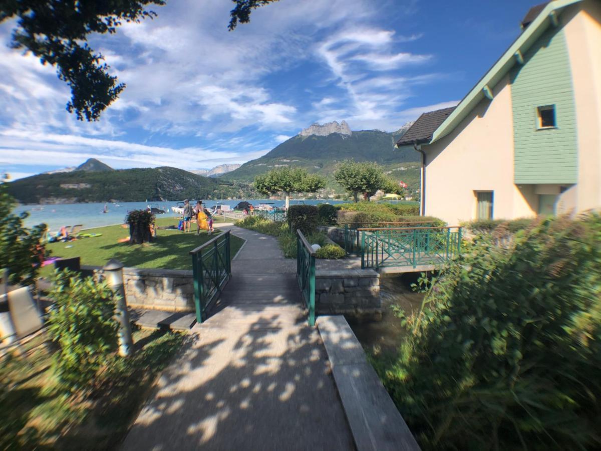 Au Bord Du Lac D'Annecy, Logement Type Loft, Dans Residence Avec Plage Et Ponton Privee ดูแอ็งต์ ภายนอก รูปภาพ