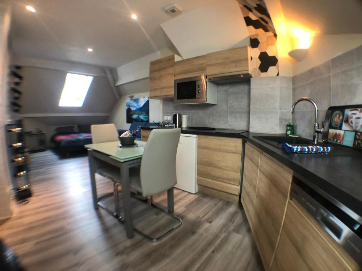 Au Bord Du Lac D'Annecy, Logement Type Loft, Dans Residence Avec Plage Et Ponton Privee ดูแอ็งต์ ภายนอก รูปภาพ
